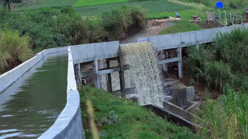 concreate water path